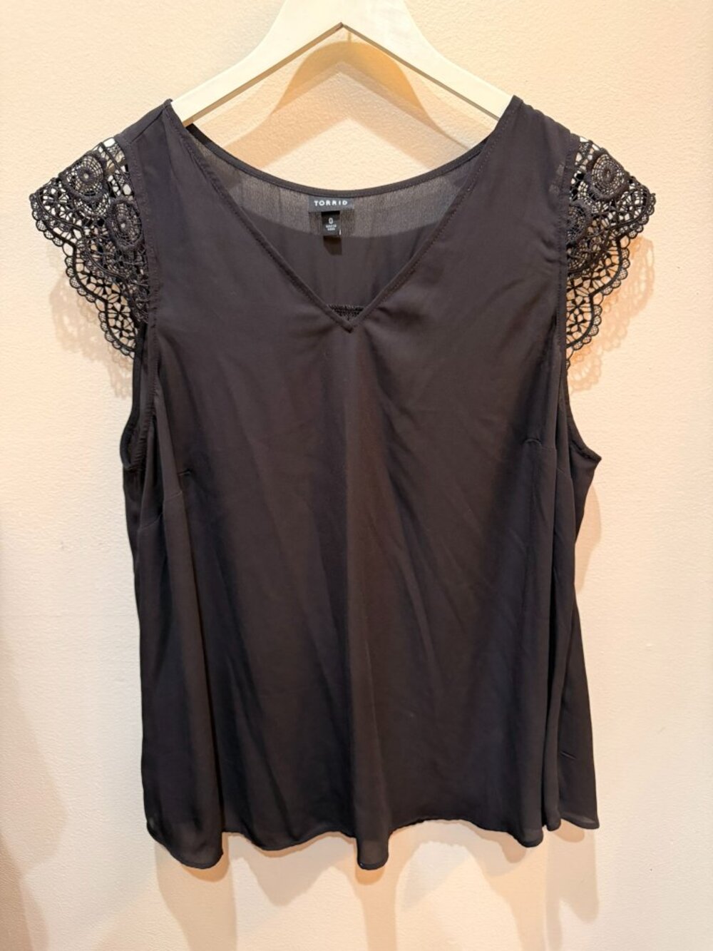 Torrid Black V Neck Lace Flutter Sleeve Blouse Size 0